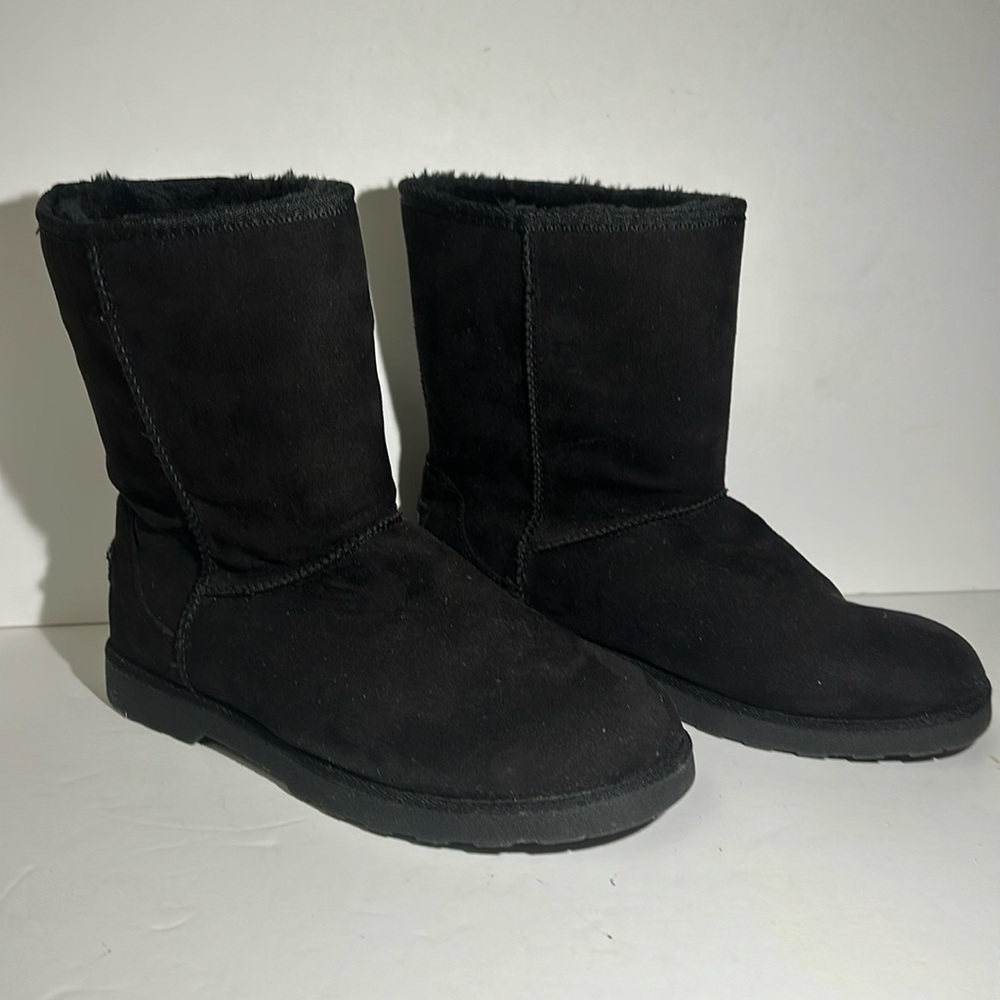 Women’s Makalu California Black  Boots. Size 8M